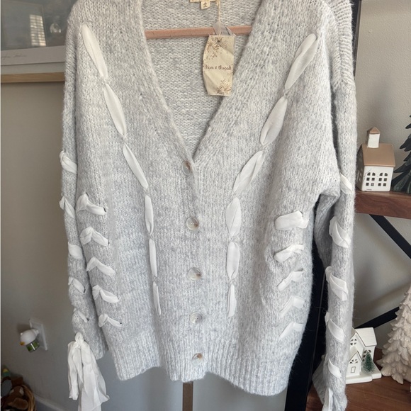 Hem & Thread Hem & Thread Wool Blend Knit Cardigan with Lace Bow - Size Medium - Picture 4 of 6